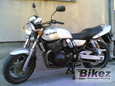 1998 Suzuki GSX 750 photo